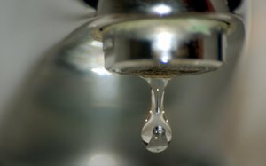1 ноября отключат воду в центре Сум: жителям будут подвозить техническую воду