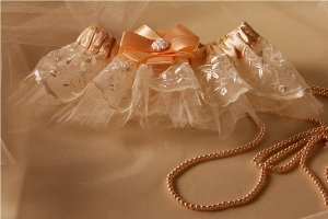 Мастер-класс: как сшить подвязку невесты своими руками