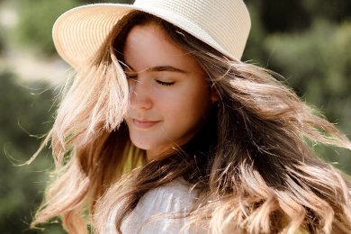 Як підтримувати зволоженість волосся влітку