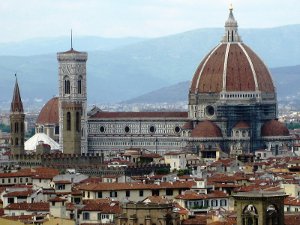 Достопримечательности Флоренции. Вид на собор Санта-Мария-дель-Фьоре