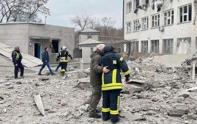 Суми: росіяни завдали авіаційно-ракетний удар по місту