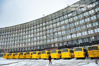 Громади Cумщини отримали шкільні автобуси
