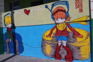 На фасаде детской поликлиники на «девятке» появилось граффити