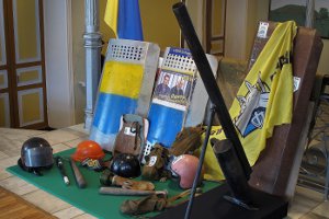 Фонды Сумского краеведческого музея пополнили экспонаты Революции достоинства