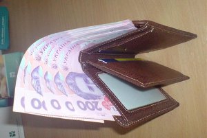 Сумской облсовет обратился к правительству Украины с просьбой поднять минимальную зарплату и пенсии