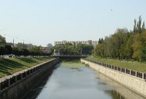 Мост на улице Горького признали аварийным