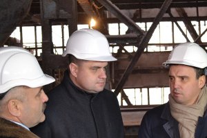 Во время визита на «Сумыхимпром» министр предупредил о смене руководства и приватизации предприятия