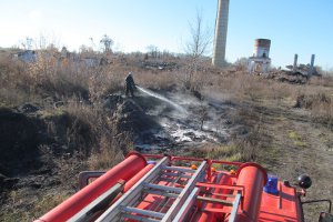 Спасатели ликвидировали возгорание отходов серы