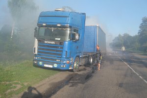 В Роменском районе ликвидирован пожар в грузовом автомобиле