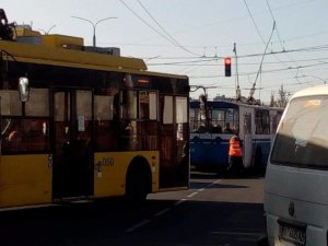 В Сумах — ДТП: троллейбусы изменили график движения