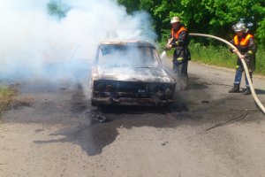 Спасатели ликвидировали пожар легкового автомобиля