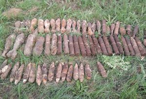 В Сумской области продолжают находить боеприпасы