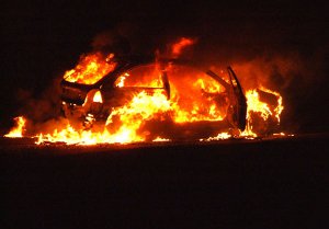 В Сумах в результате пожара уничтожены 3 автомобиля 