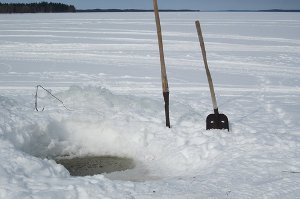 На первом льду погибли 2 человека