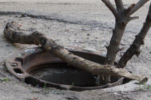 В Сумах участились случаи кражи канализационных люков