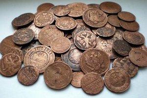 Житель Сумщины пытался вывести старинные монеты в Россию