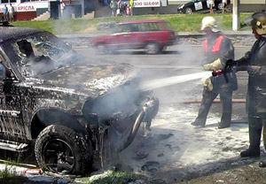 Пожар на дороге автомобиль загорелся прямо на проезжей части