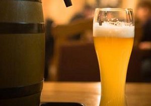 В Роменском районе мужчина выпивал в компании с двумя подростками