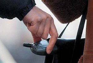 В Ромнах задержали местного жителя за кражу мобильного телефона