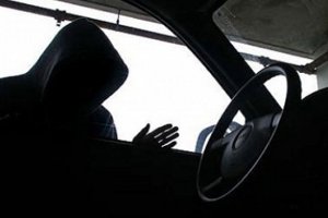 В Сумах трое подростков ночью угнали автомобиль