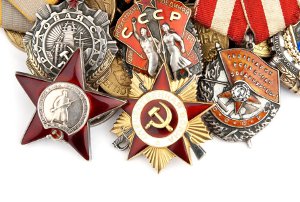 Немец пытался перевезти в Москву контрабандой значки и медали