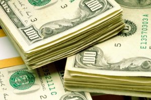 60-летняя жительница Шостки задолжала американскому жениху 5 тысяч долларов