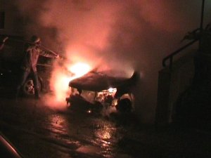На Харьковской ночью горело 2 автомобиля