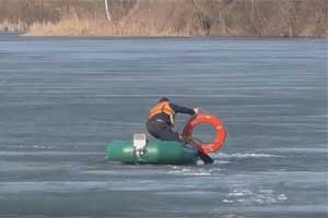 За выходные на Сумщине спасли трех человек, провалившихся под лед