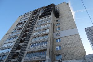 Пожар в 14-этажном доме в центре Сум: подробности происшествия и ликвидация последствий