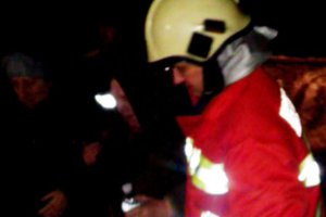 Непогода на Сумщине: спасателям пришлось доставлять женщину в больницу вместо «скорой» (видео)