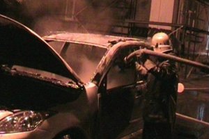 В Сумах сожжен автомобиль депутата горсовета
