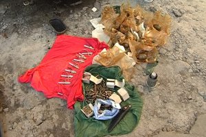 В автомобиле сумских волонтеров найдены 19 гранат и около 250 патронов из зоны АТО (видео)