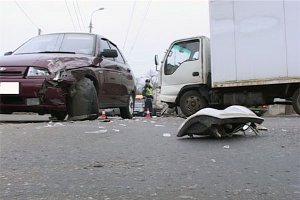 Из-за ДТП в Сумах образовалась пробка на дороге (видео)