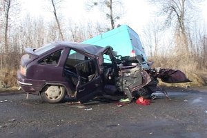 На автодороге Сумы – Лебедин автомобили столкнулись лоб в лоб (видео) (обновлено)