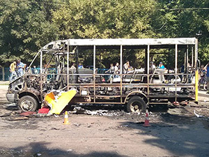 Пожар в сумской маршрутке: автомобиль сгорел дотла (фото)