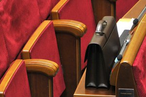 Голосование за отставку Кабмина: один сумской нардеп поддержал коалицию, а второй из нее вышел