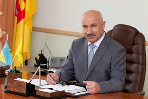 Перезагрузка власти не удалась: Василий Дзед опять в кресле мэра Конотопа
