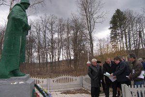 Часть депутатских денег пойдет на реконструкцию памятника воинам ВОВ на Сумщине