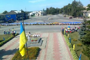 100-метровый флаг Украины достиг Бурыни и направляется в Путивль
