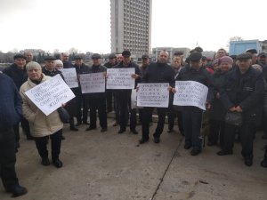 Под Сумской ОГА сегодня митинговали чернобыльцы