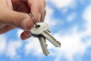 В Сумах семье погибшего бойца АТО вручены ключи от новой квартиры