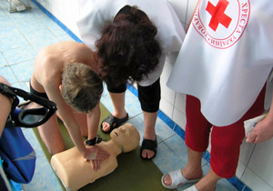 В Сумах прошли городские детские соревнования по спасению на воде