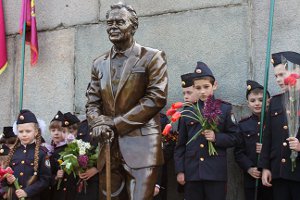Ко Дню Победы в Сумах установлена контактная скульптура «Ветеран»