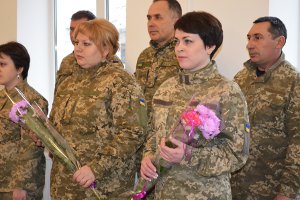 На годовщину воинской части в Сумской области женщины-военнослужащие приняли присягу