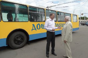 На улицы Сум выехал отремонтированный троллейбус «Доброволец» — дань памяти погибшим воинам АТО