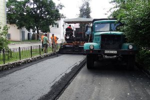 Сумские коммунальщики взялись за капитальный ремонт дорог на Химгородке