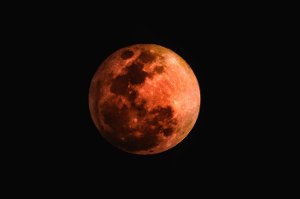 Сумчане смогут одновременно наблюдать лунное затмение и великое противостояние Марса