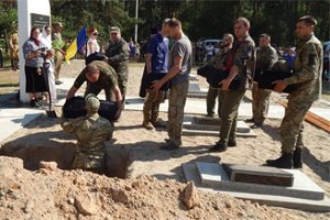 В Конотопском районе перезахоронили погибших воинов Красной армии