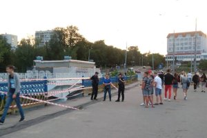 В Сумах на Харьковском мосту не выдержали перила