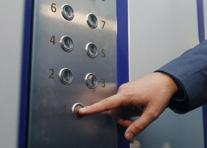 В Сумах с начала года капитально отремонтировали 80 лифтов